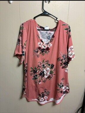 Women's LulaRoe Top